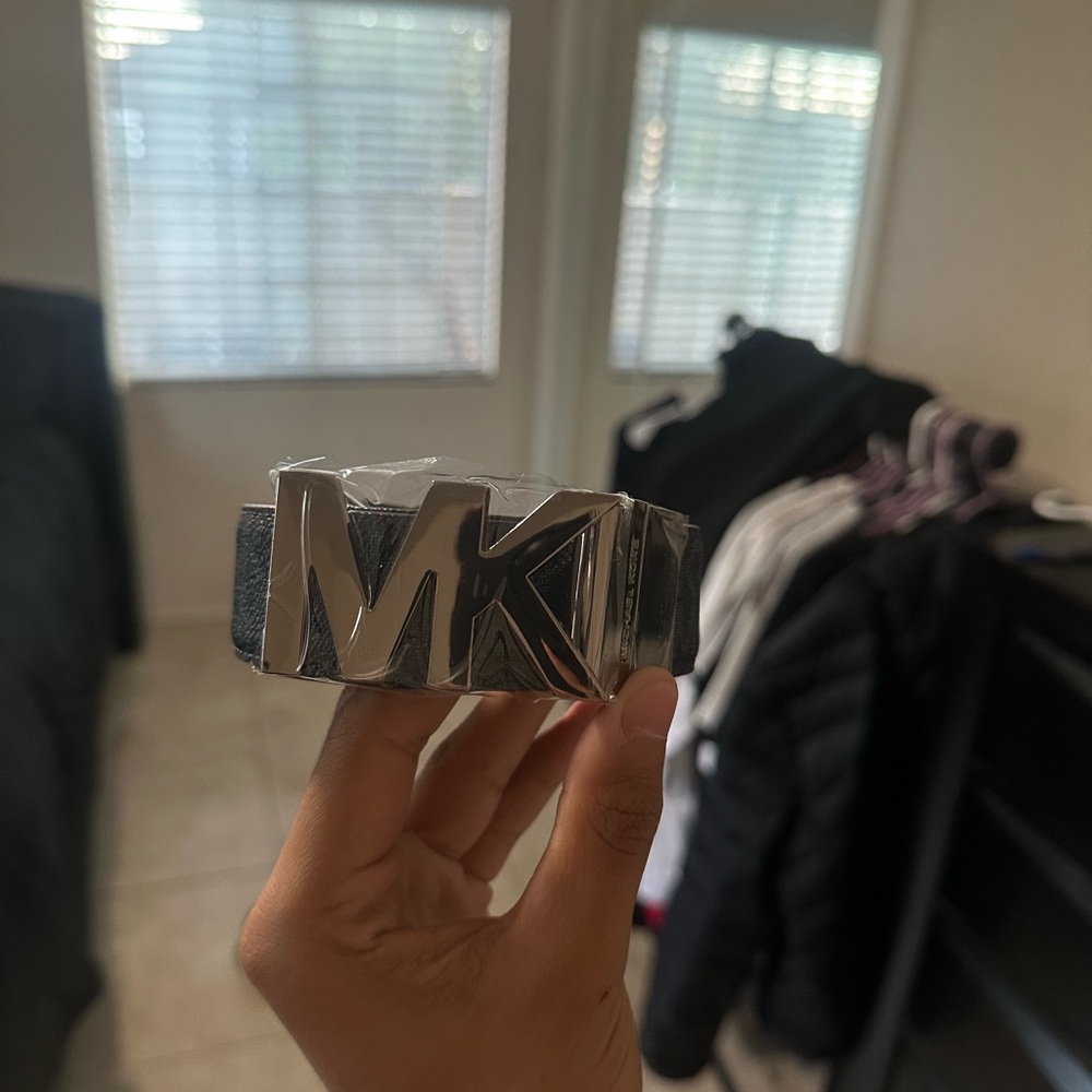 Michael Kors men’s belt - Picture 4 of 9
